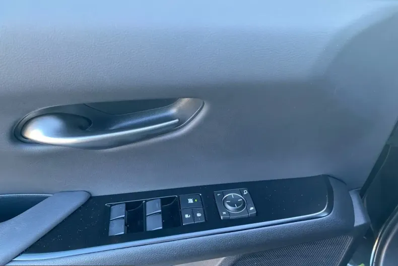 Lexus UX din 2023 cu 13.322 km - oferta LEX212476 - foto 20