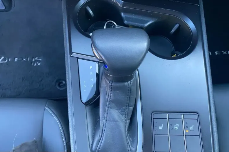 Lexus UX din 2023 cu 13.322 km - oferta LEX212476 - foto 24