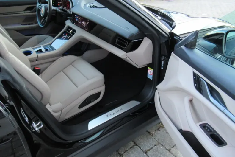 Porsche Taycan din 2024 cu 4.000 km - oferta POR212477 - foto 9