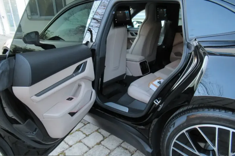 Porsche Taycan din 2024 cu 4.000 km - oferta POR212477 - foto 11