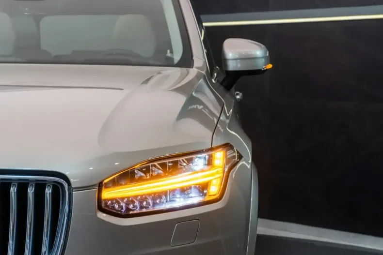 Volvo XC90 din 2023 cu 63.305 km - oferta VOL212480 - foto 9