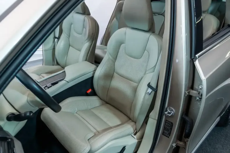Volvo XC90 din 2023 cu 63.305 km - oferta VOL212480 - foto 25