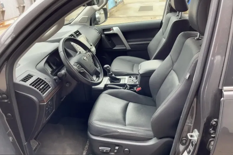 Toyota Land Cruiser din 2024 cu 25.762 km - oferta TOY212481 - foto 6