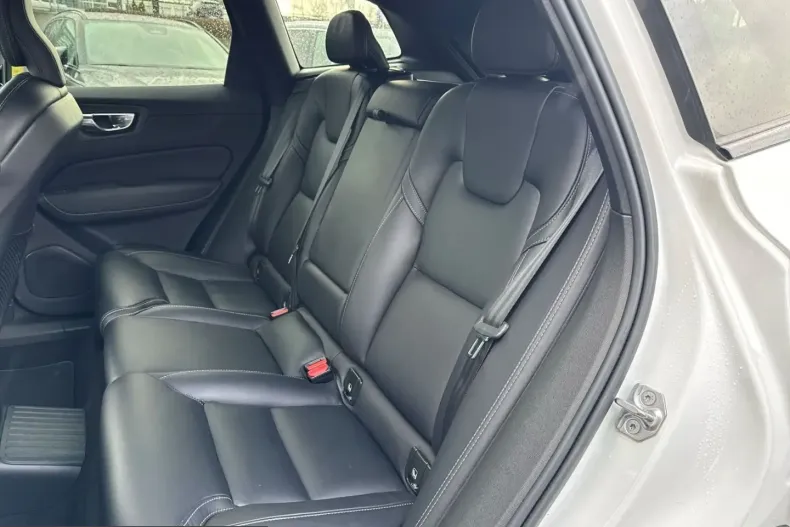 Volvo XC60 din 2021 cu 86.953 km - oferta VOL212484 - foto 7