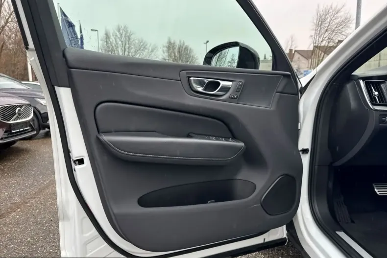 Volvo XC60 din 2021 cu 86.953 km - oferta VOL212484 - foto 15