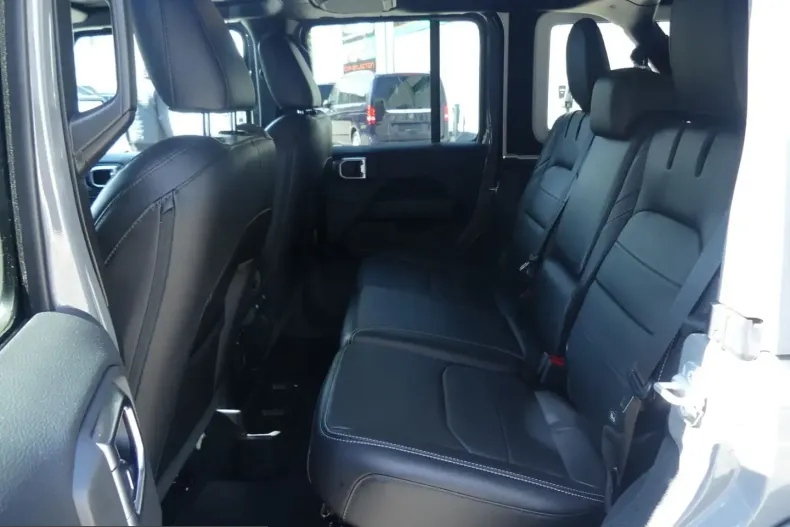 Jeep Wrangler din 2023 cu 35.800 km - oferta JEE212502 - foto 11