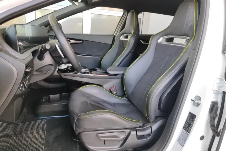 Kia EV6 din 2024 cu 18.875 km - oferta KIA212505 - foto 7