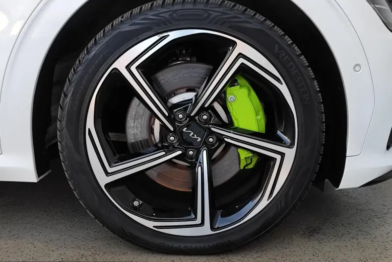 Kia EV6 din 2024 cu 18.875 km - oferta KIA212505 - foto 9