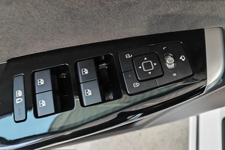 Kia EV6 din 2024 cu 18.875 km - oferta KIA212505 - foto 15