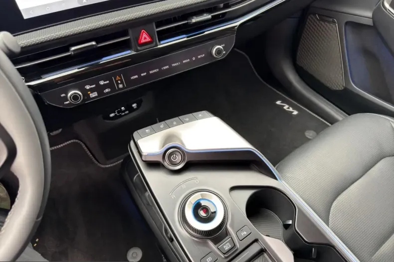 Kia EV6 din 2025 cu 14.082 km - oferta KIA212506 - foto 12