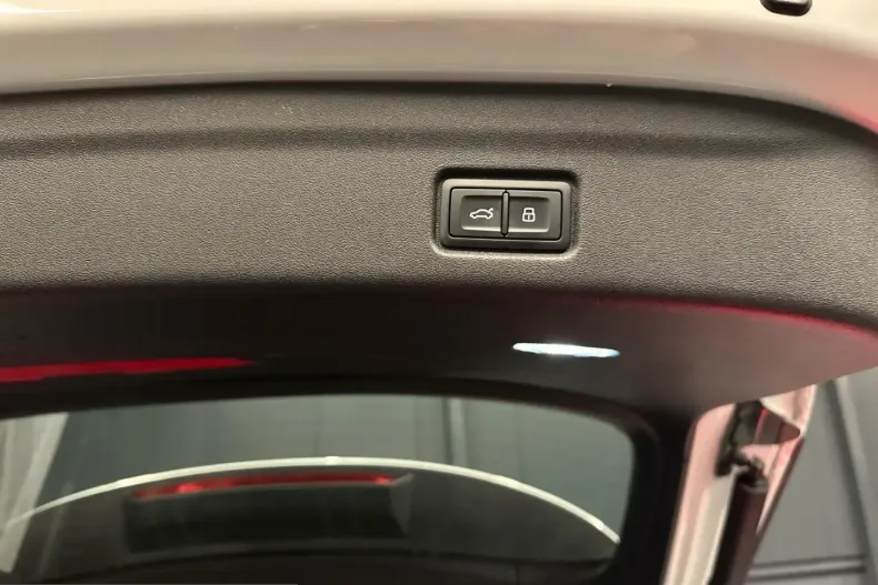 Audi Q6 e-tron din 2025 cu 32.900 km - oferta AUD212522 - foto 36
