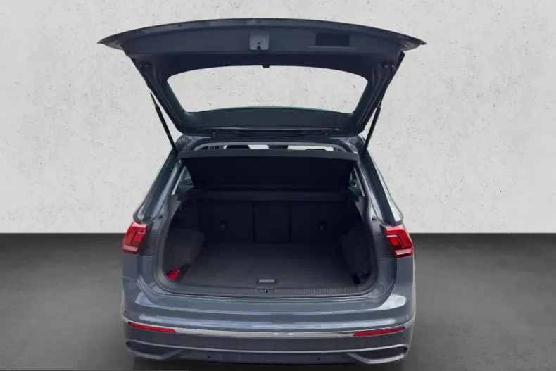 Volkswagen Tiguan din 2023 cu 82.119 km - oferta VOL212534 - foto 11