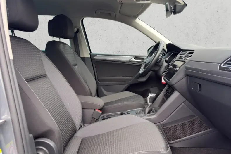 Volkswagen Tiguan din 2023 cu 82.119 km - oferta VOL212534 - foto 12