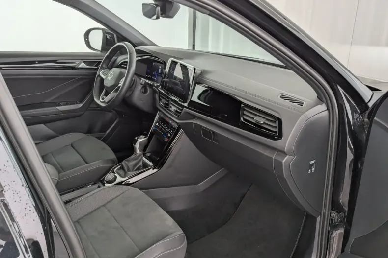 Volkswagen T-Roc din 2023 cu 38.100 km - oferta VOL212536 - foto 13