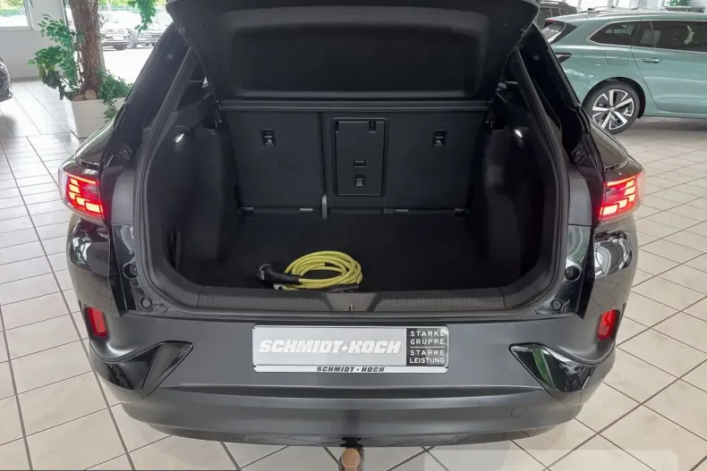 Volkswagen ID.4 din 2023 cu 49.429 km - oferta VOL212541 - foto 12