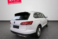Volkswagen Touareg din 2023 cu 65.576 km - oferta VOL212545 - foto 2