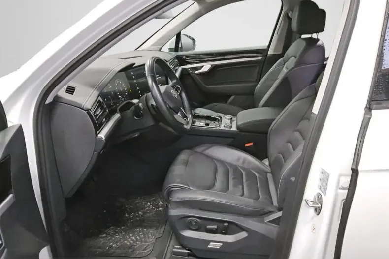 Volkswagen Touareg din 2023 cu 65.576 km - oferta VOL212545 - foto 7
