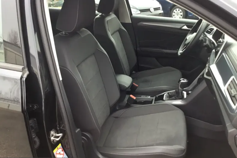 Volkswagen T-Roc din 2025 cu 11.900 km - oferta VOL212548 - foto 12