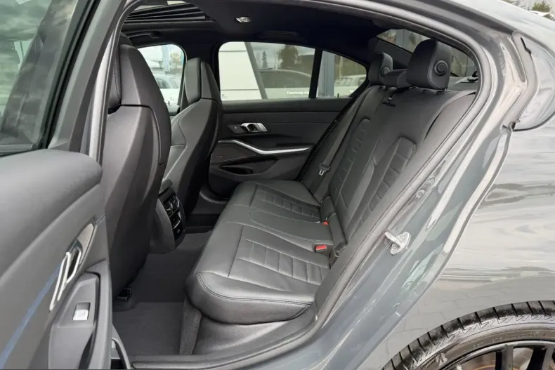 BMW 320 (Seria 3) din 2024 cu 55.000 km - oferta BMW212563 - foto 13