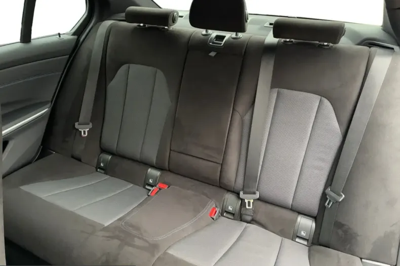 BMW 320 (Seria 3) din 2025 cu 28.000 km - oferta BMW212566 - foto 9
