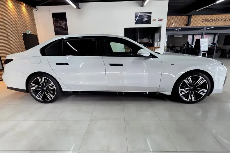 BMW 740 (Seria 7) din 2023 cu 53.000 km - oferta BMW212569 - foto 6