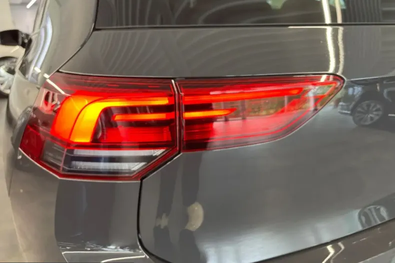 Volkswagen Golf din 2024 cu 14.900 km - oferta VOL212571 - foto 22