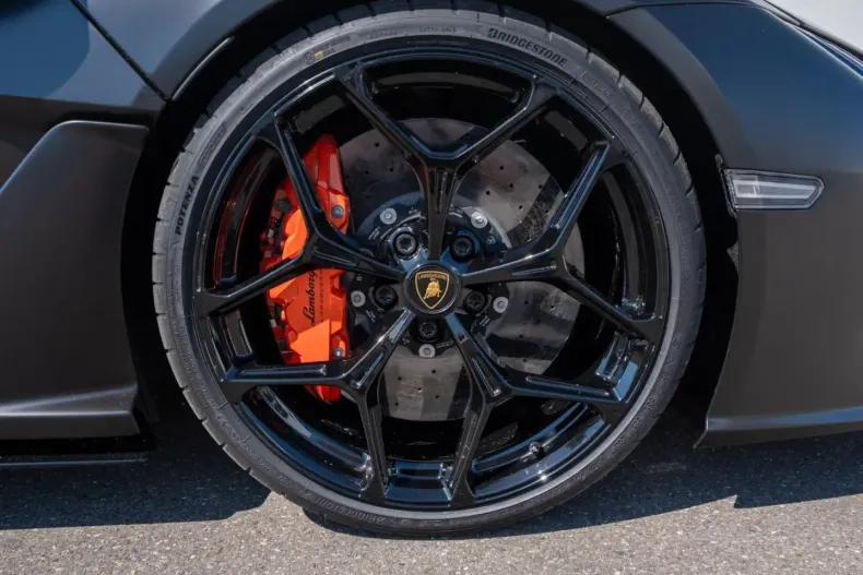 Lamborghini Revuelto din 2024 cu 5.678 km - oferta LAM212573 - foto 12