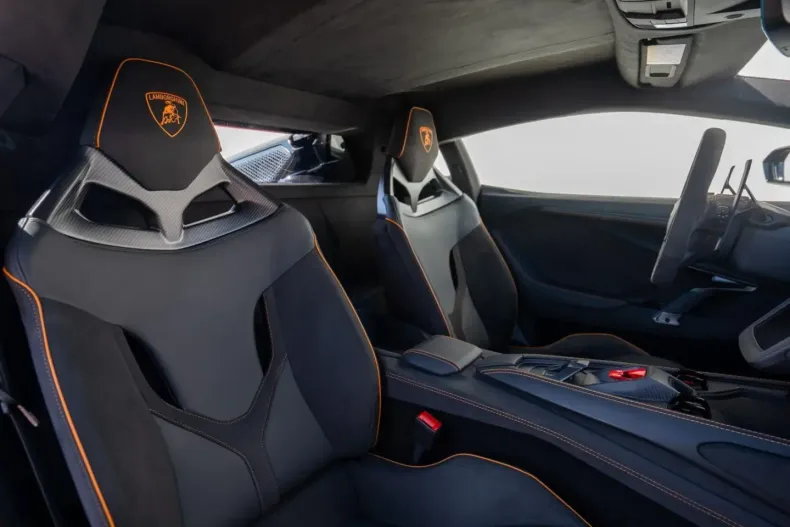 Lamborghini Revuelto din 2024 cu 5.678 km - oferta LAM212573 - foto 33
