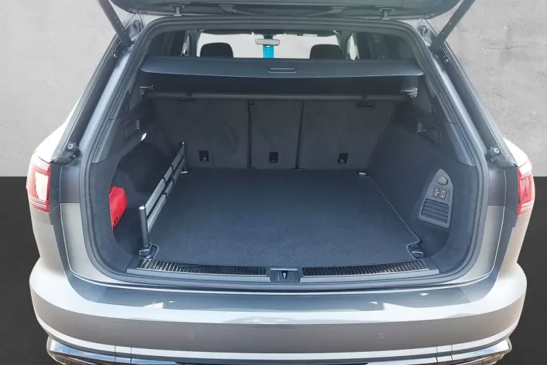 Volkswagen Touareg din 2024 cu 37.500 km - oferta VOL212578 - foto 5