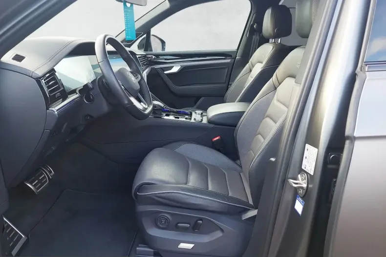 Volkswagen Touareg din 2024 cu 37.500 km - oferta VOL212578 - foto 7
