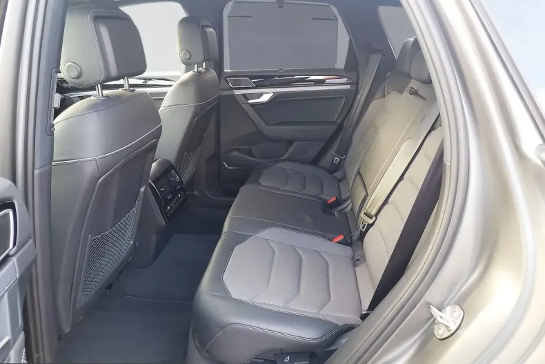 Volkswagen Touareg din 2024 cu 37.500 km - oferta VOL212578 - foto 12