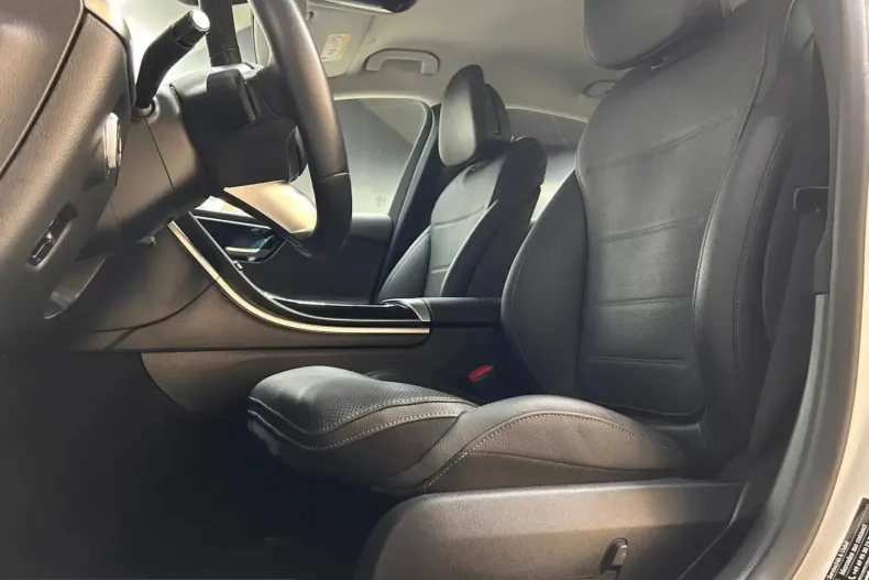 Mercedes-Benz C 300 (Clasa C) din 2022 cu 77.499 km - oferta MER212627 - foto 10