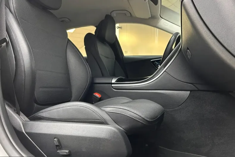 Mercedes-Benz C 300 (Clasa C) din 2022 cu 77.499 km - oferta MER212627 - foto 11