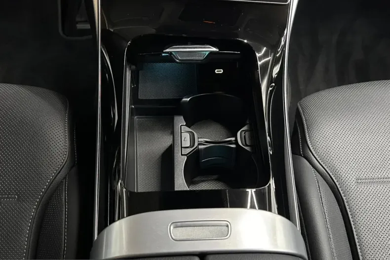 Mercedes-Benz C 300 (Clasa C) din 2022 cu 77.499 km - oferta MER212627 - foto 21
