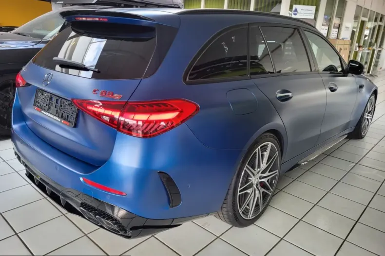 Mercedes-Benz C 63 AMG (Clasa C) din 2023 cu 19.500 km - oferta MER212631 - foto 3