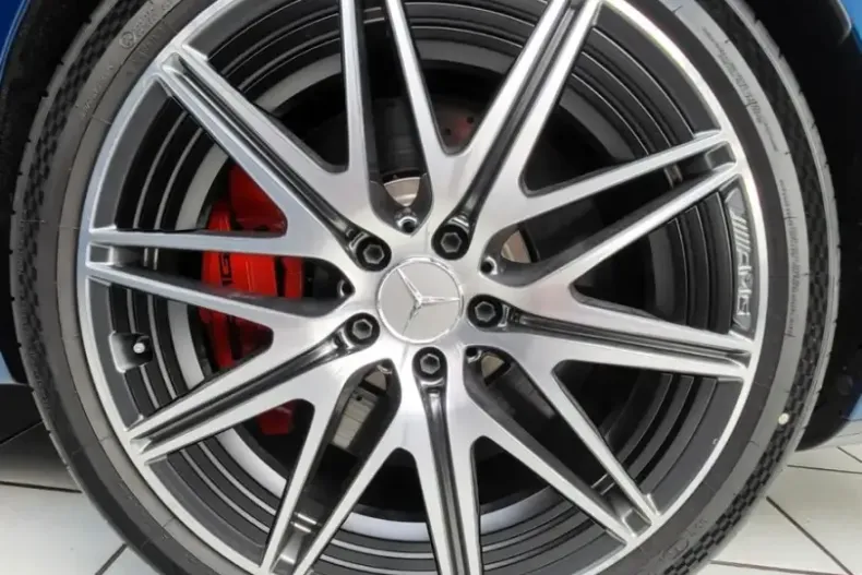 Mercedes-Benz C 63 AMG (Clasa C) din 2023 cu 19.500 km - oferta MER212631 - foto 13