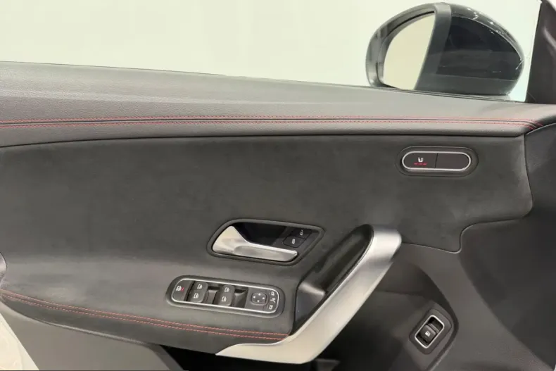 Mercedes-Benz CLA 250 Shooting Brake (Clasa CLA) din 2023 cu 62.000 km - oferta MER212639 - foto 14