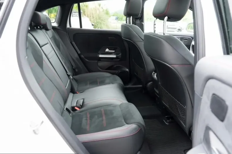 Mercedes-Benz EQA din 2022 cu 34.950 km - oferta MER212640 - foto 9