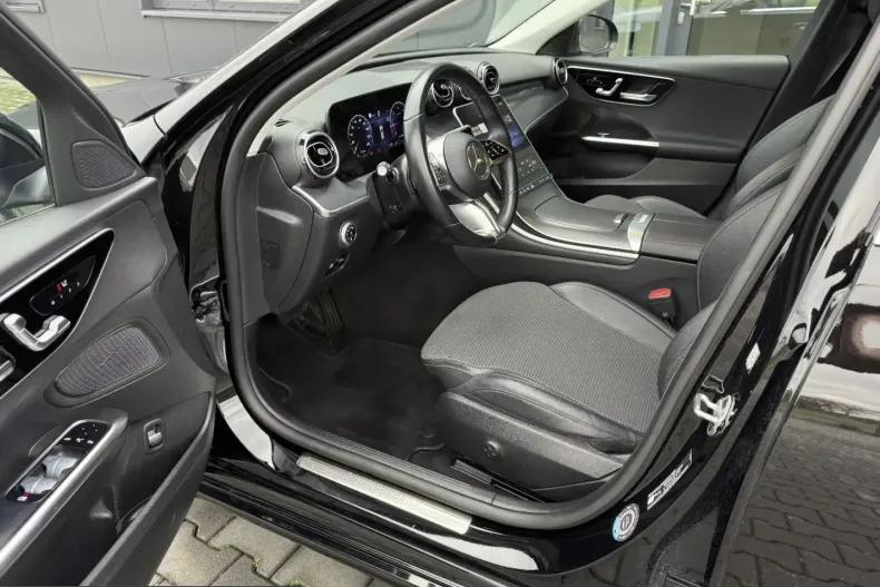 Mercedes-Benz C 220 (Clasa C) din 2023 cu 92.400 km - oferta MER212648 - foto 5