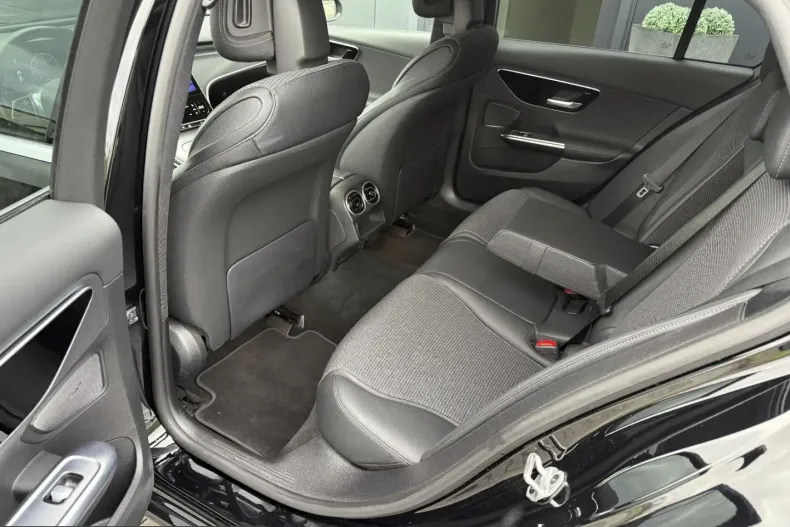 Mercedes-Benz C 220 (Clasa C) din 2023 cu 92.400 km - oferta MER212648 - foto 7