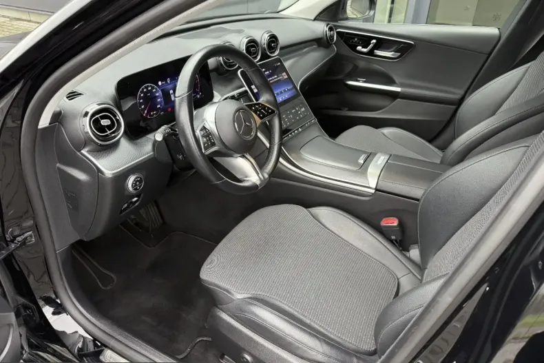 Mercedes-Benz C 220 (Clasa C) din 2023 cu 92.400 km - oferta MER212648 - foto 10