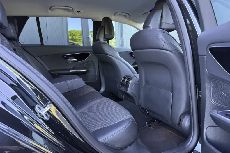 Mercedes-Benz C 220 (Clasa C) din 2023 cu 92.400 km - oferta MER212648 - foto 11