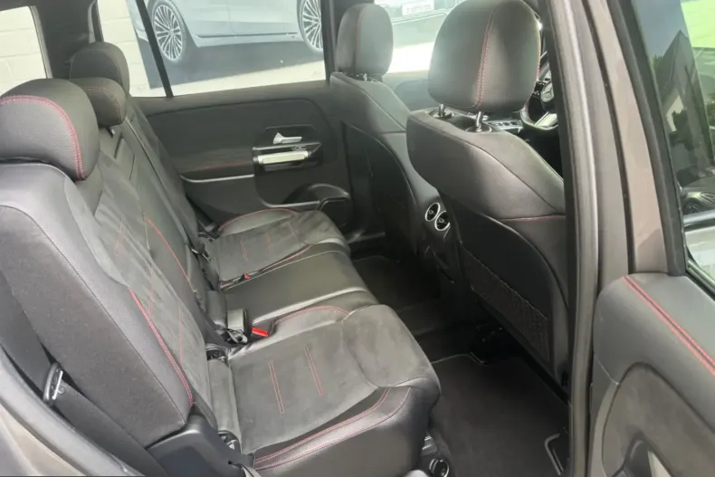 Mercedes-Benz GLB 200 (Clasa GLB) din 2024 cu 14.580 km - oferta MER212650 - foto 13