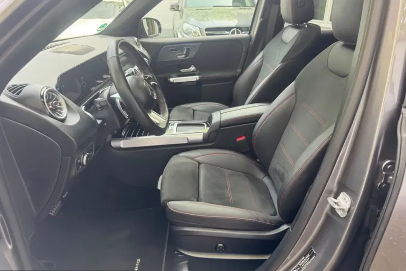Mercedes-Benz GLB 200 (Clasa GLB) din 2024 cu 14.580 km - oferta MER212650 - foto 20