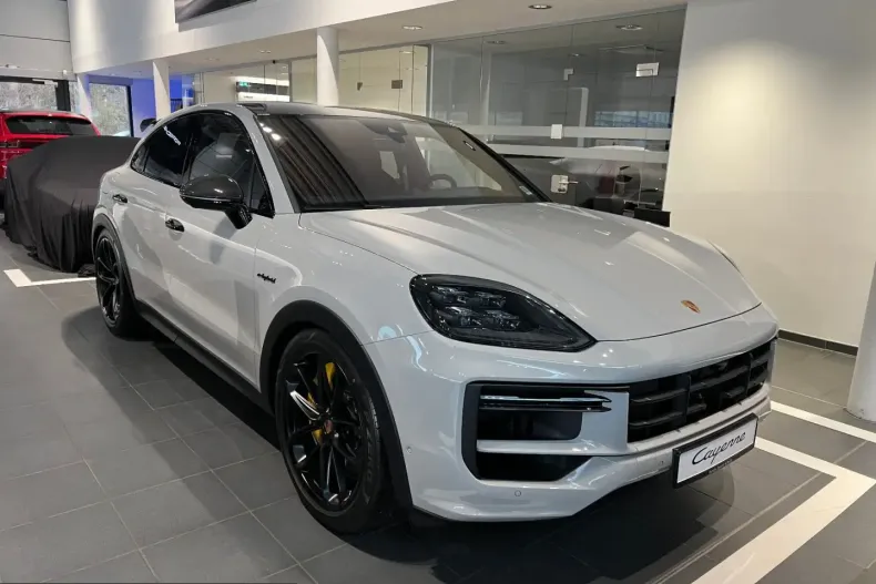 Porsche Cayenne din 2025 cu 14.900 km - oferta POR212654 - foto 1