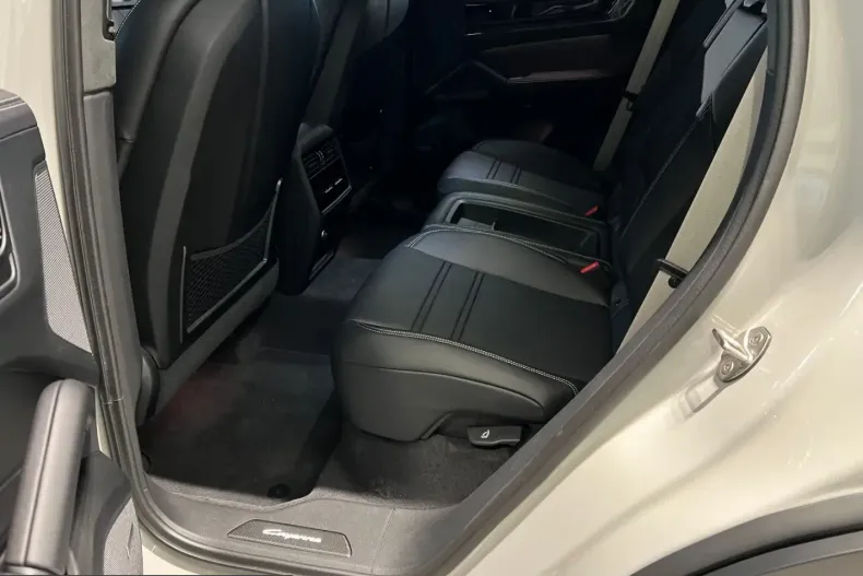 Porsche Cayenne din 2025 cu 14.900 km - oferta POR212654 - foto 20