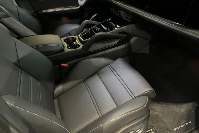 Porsche Cayenne din 2025 cu 14.900 km - oferta POR212654 - foto 21
