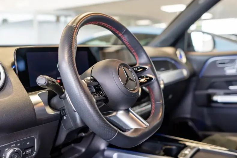 Mercedes-Benz GLB 250 (Clasa GLB) din 2024 cu 16.472 km - oferta MER212662 - foto 18