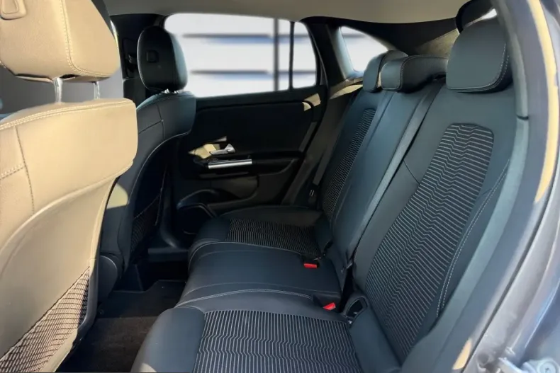 Mercedes-Benz GLA 250 (Clasa GLA) din 2022 cu 59.084 km - oferta MER212670 - foto 5