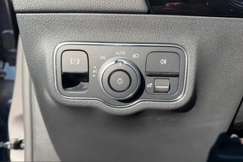 Mercedes-Benz GLA 250 (Clasa GLA) din 2022 cu 59.084 km - oferta MER212670 - foto 14